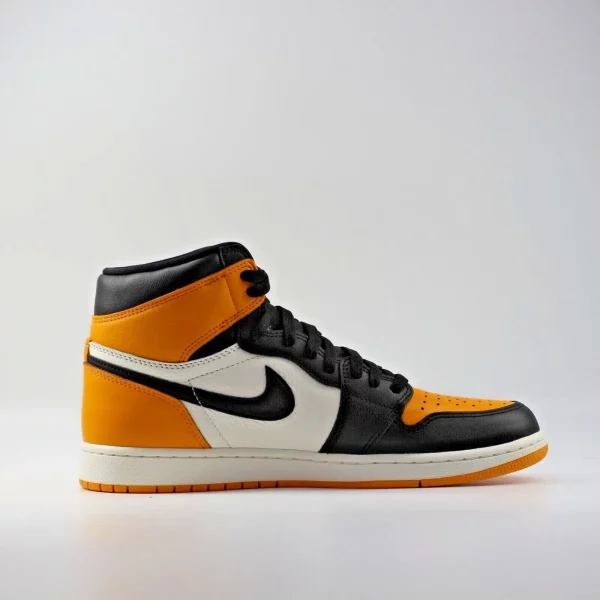 Air Jordan 1 Retro High OG ‘Yellow Toe’ (2022) 555088-711