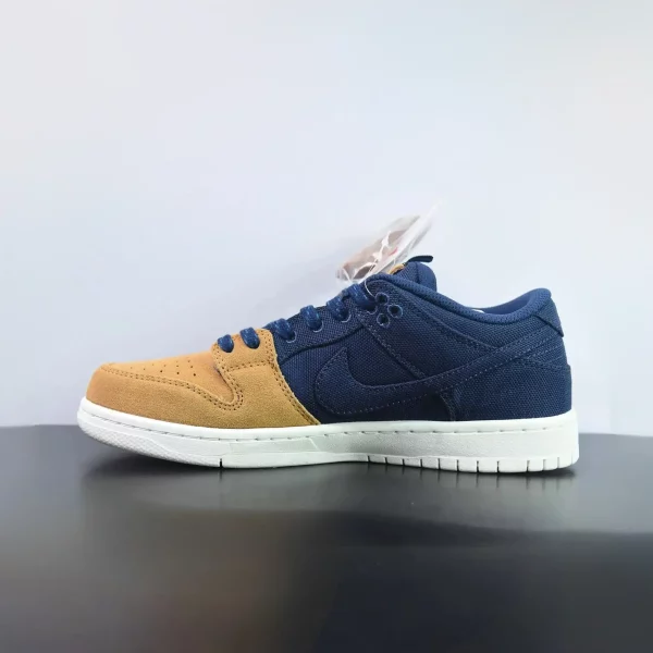 Nike Dunk Low SB ‘Navy Desert Ochre’ Sneakers DX6775-400