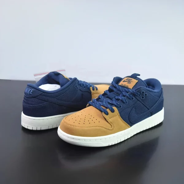 Nike Dunk Low SB ‘Navy Desert Ochre’ Sneakers DX6775-400